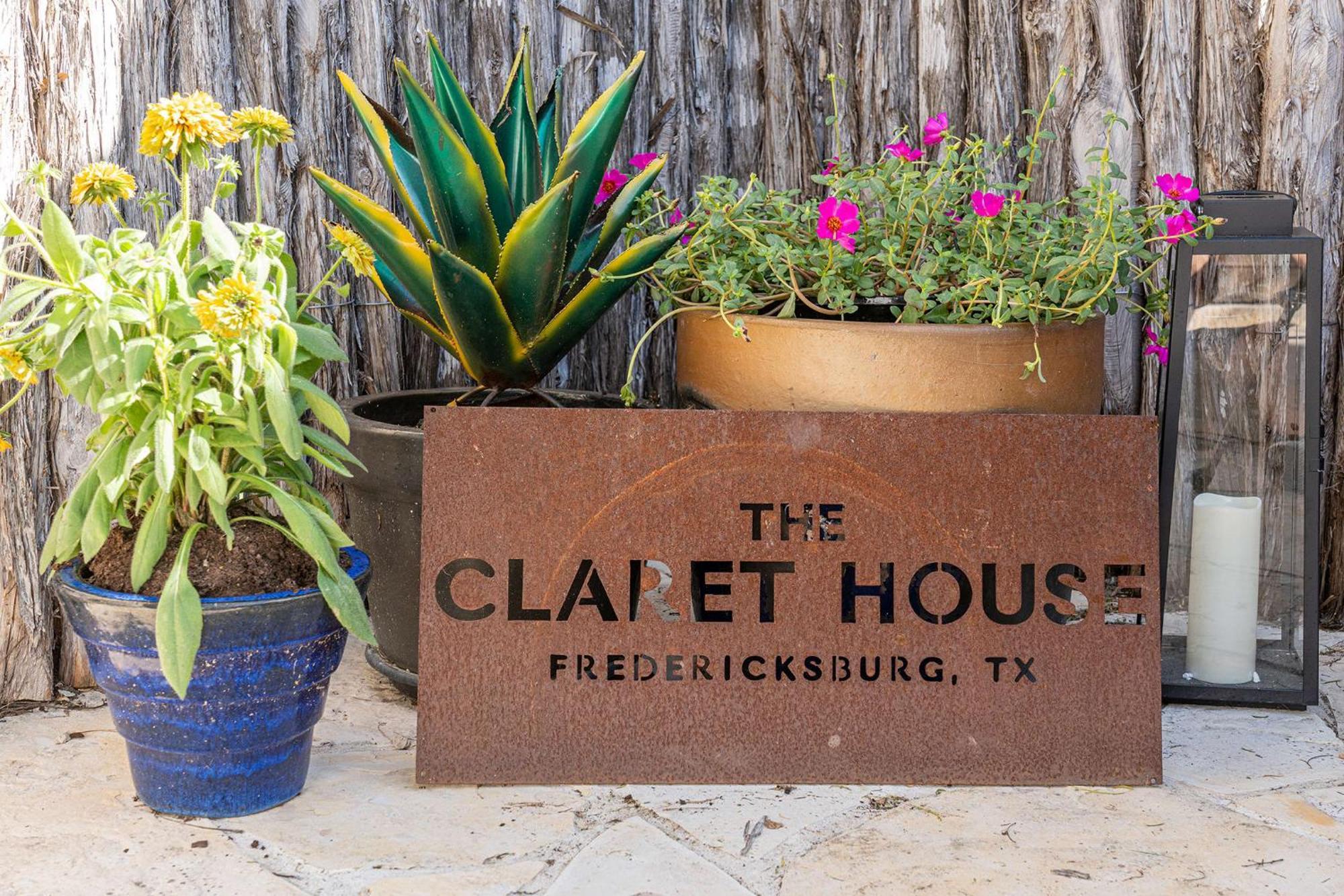 Claret House Full Kitchen And Private Hot Tub Villa Fredericksburg Bagian luar foto