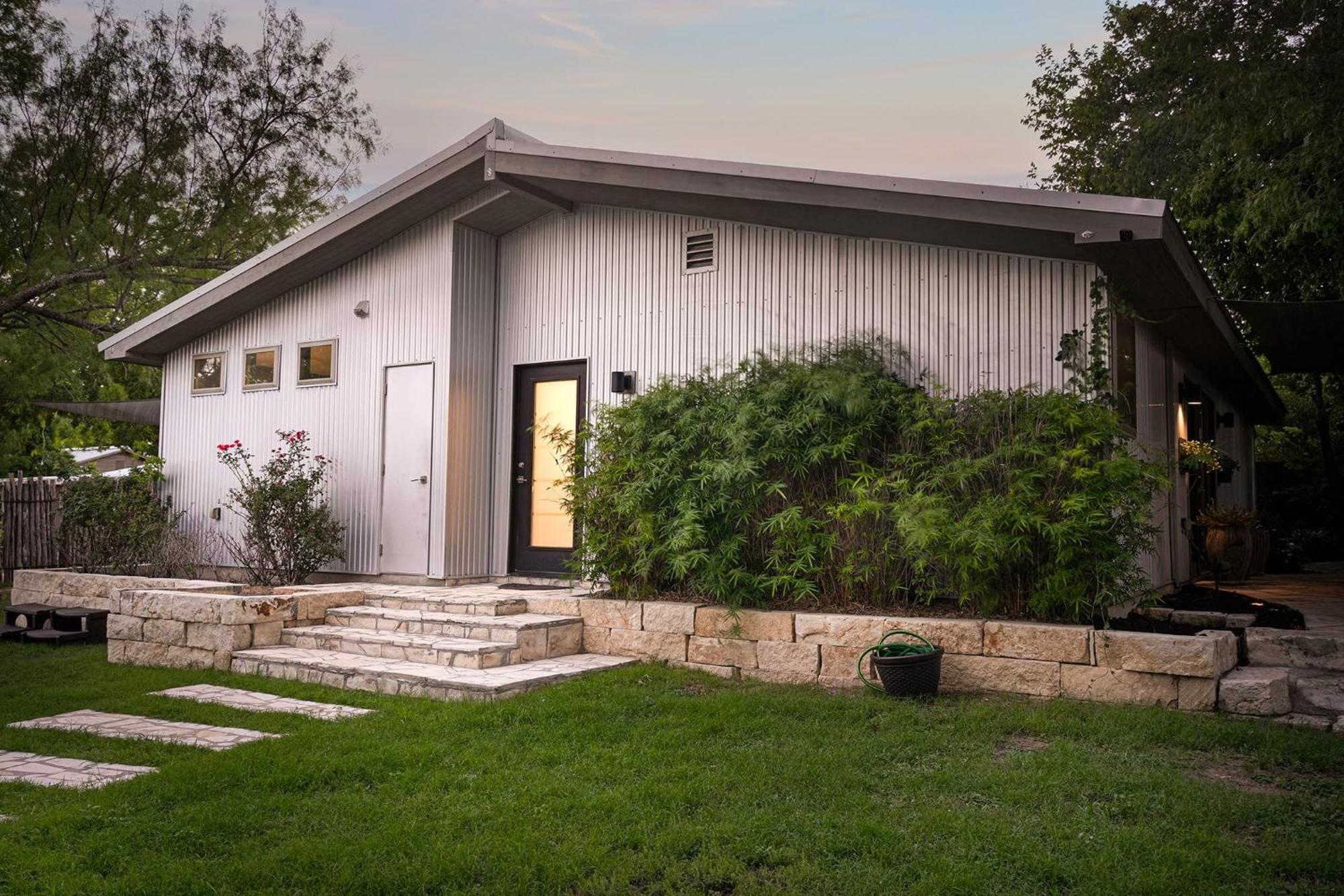 Claret House Full Kitchen And Private Hot Tub Villa Fredericksburg Bagian luar foto